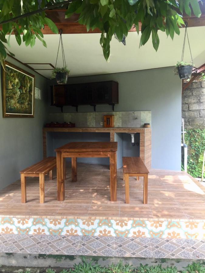 Raditya Homestay Mambal Ngoại thất bức ảnh