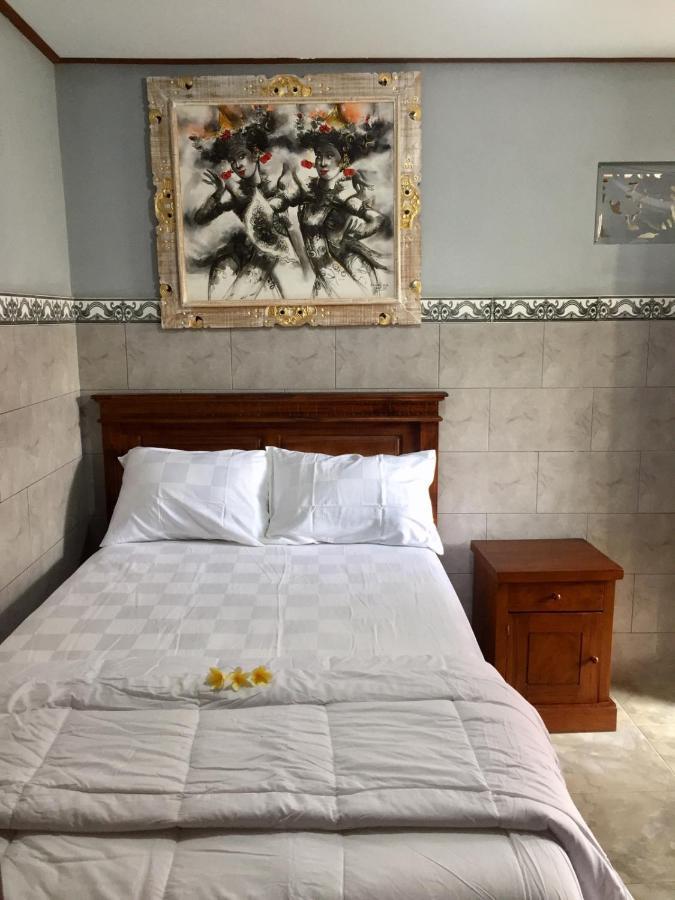 Raditya Homestay Mambal Ngoại thất bức ảnh