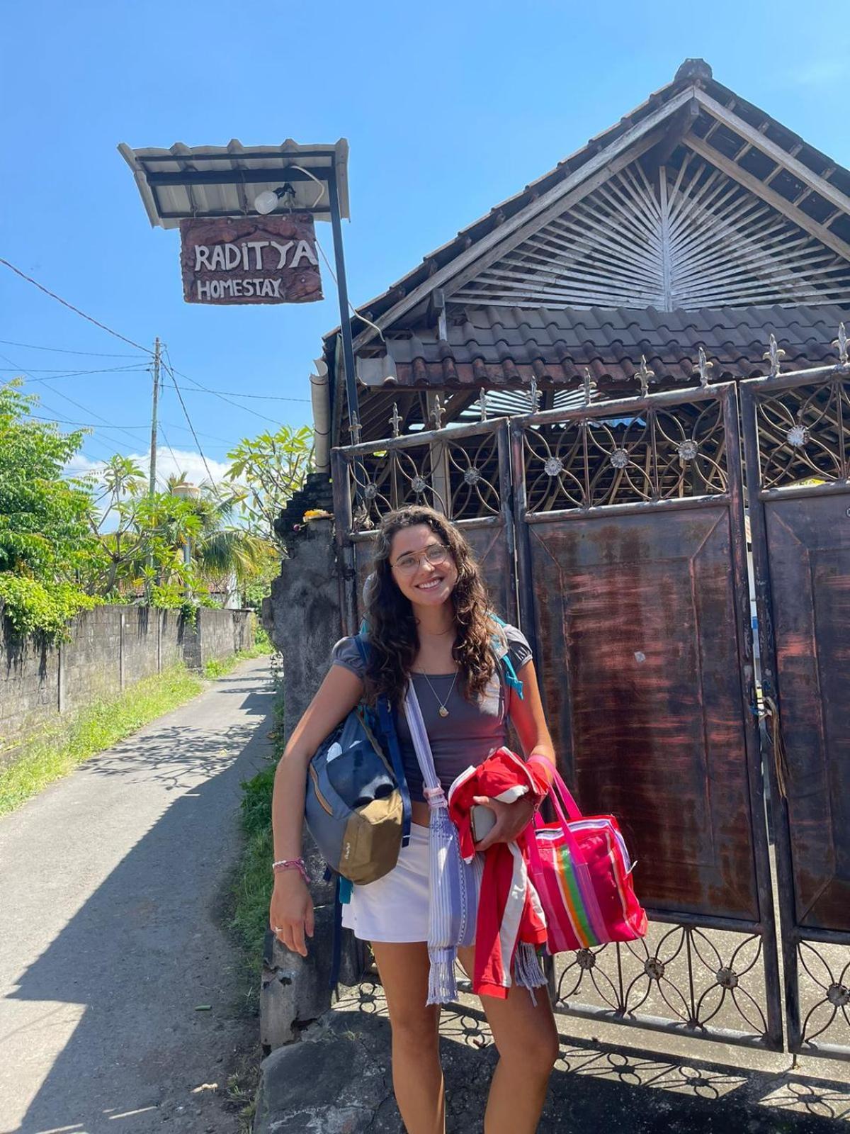 Raditya Homestay Mambal Ngoại thất bức ảnh