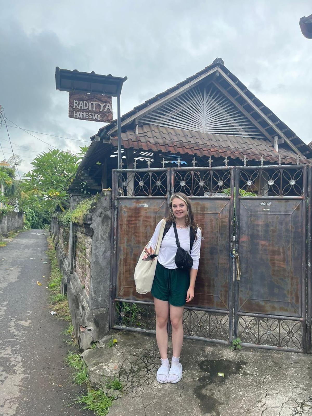 Raditya Homestay Mambal Ngoại thất bức ảnh